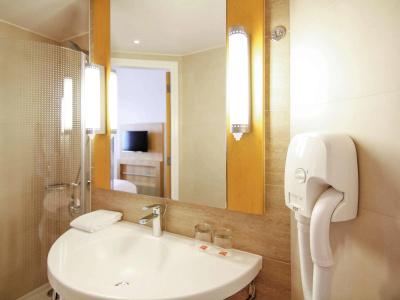 Ibis One Central - 11