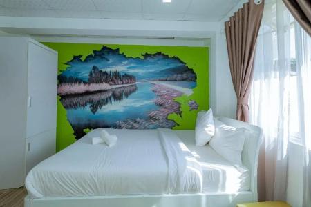 Ken's Backpackers - 136