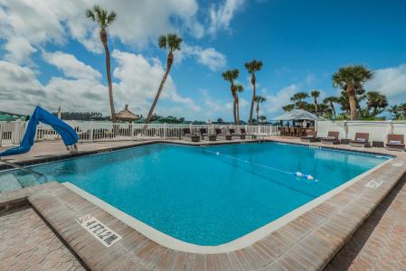 DreamView Beachfront & Resort - 18