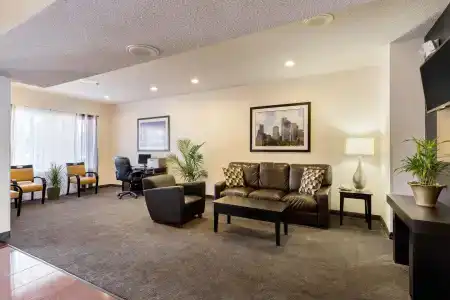 Quality Inn & Suites West Chase - 1