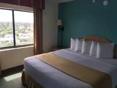 Tropical Winds Resort - 90