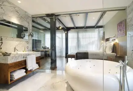 Tomtom Suites - 30