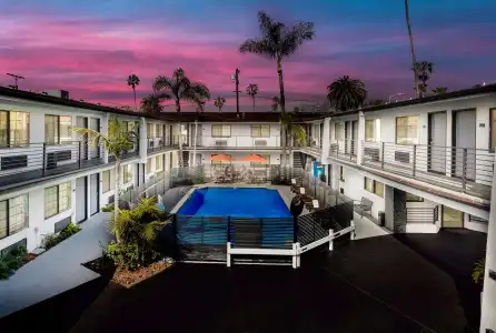 Sunset West, SureStay Collection by Best Western - 12