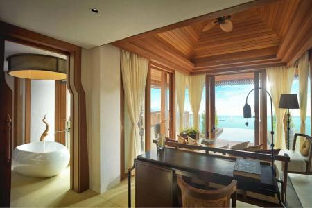The Ritz-Carlton, - 0