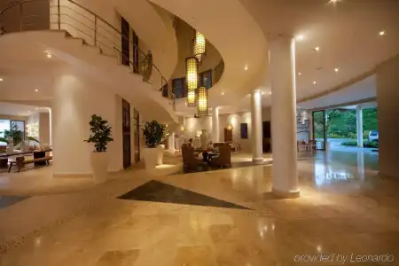 The Bannister & Yacht Club - 32