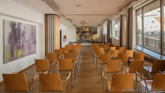 Augarten Art, a Member of Designs - 11