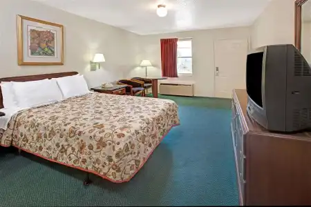 Knights Inn South Houston - 6
