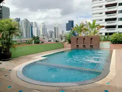 Woraburi Sukhumvit - 21