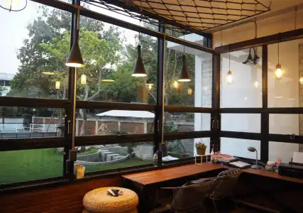 Sherloft Home & Hostel - 8