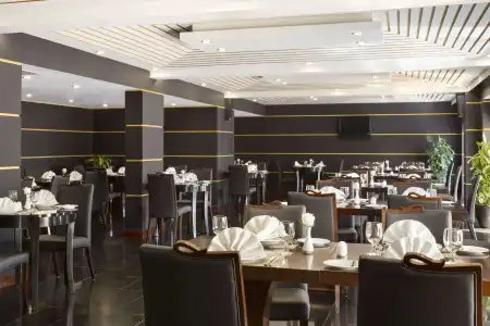 Ramada by Wyndham Qurum Beach - 14