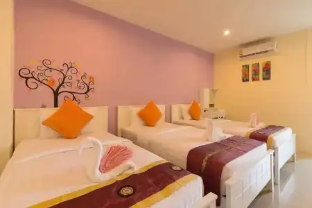 Petch Ranong at Town - 12