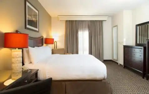 DoubleTree Suites by Hilton Lexington - 38