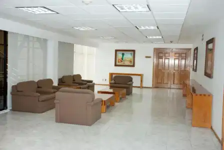 & Suites PF - 16