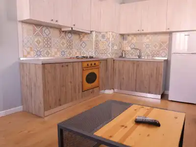 Oda Tirana - 118