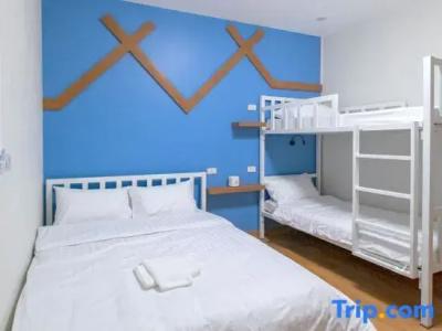 BED Friends Poshtel - 81