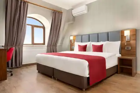 Ramada by Wyndham Van - 58