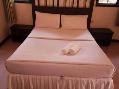 Srisomthai - 3