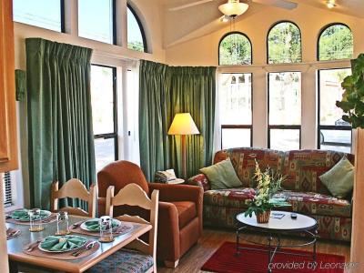 Sedona Pines Resort - 19