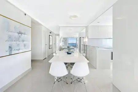 ULTIQA Beach Haven At Broadbeach - 16