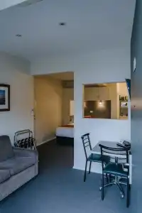 429 Apartments and Suites - 27