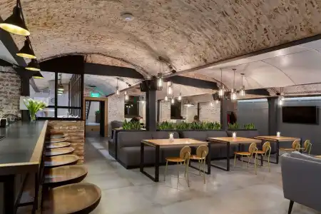 Ferenc & Restaurant - 18