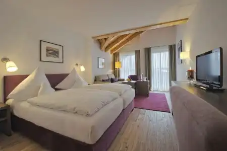 Bayerischer Hof - 104