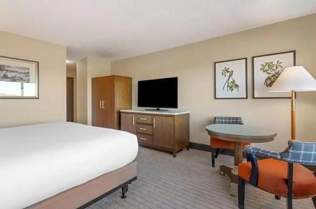 Omni Charlottesville - 31