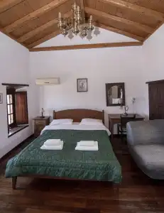 Goulas Traditional Guesthouse - 67