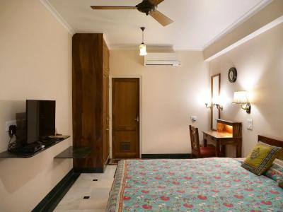 Arya Niwas - 137