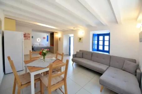 Douskos Guesthouse - 208