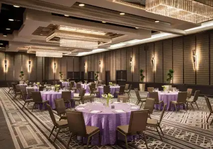 Sheraton Grand Los Angeles - 16