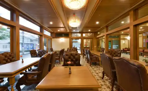Peak Nimman Prestige - 18