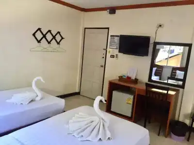 Golden Bee PhiPhi Hostel - 54