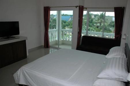 East Shore Resort - 9