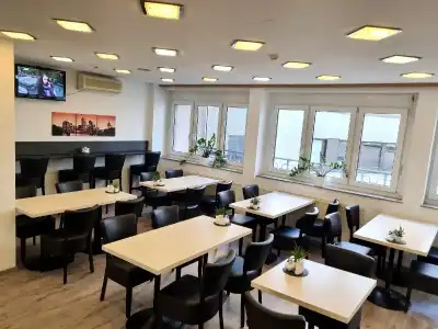 Adler Frankfurt - 16