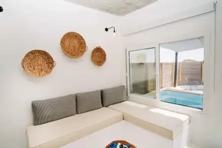 Mesanto Luxury Suites - 6