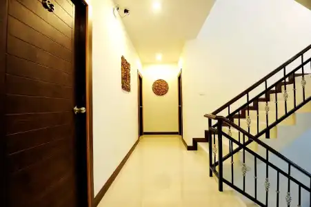 Ruen Buathong Boutique - 10
