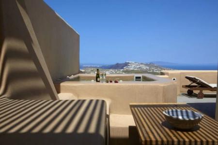 Voreina Gallery Suites - 15