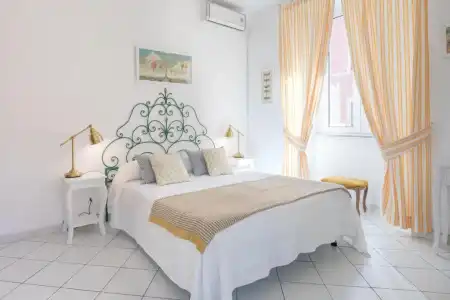 B&B Piazza Fratti - 53