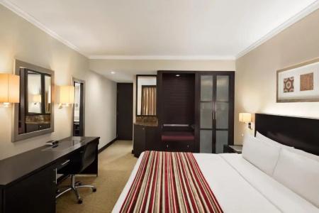 Ramada Plaza by Wyndham Deira - 34