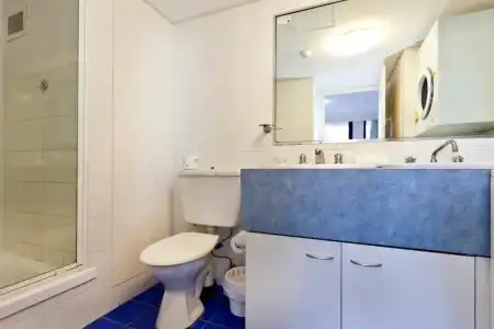 Surf Regency Apartments - 44