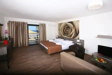 EuroKatrin Suites-Adults Only - 26