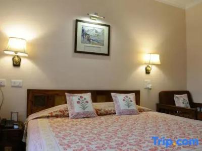 Arya Niwas - 167