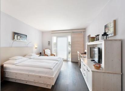 Hirschen in Freiburg-Lehen - 83