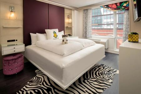 Staypineapple, An Artful, Midtown - 12