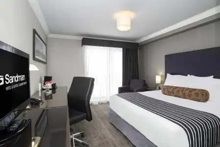 Sandman & Suites Calgary South - 24