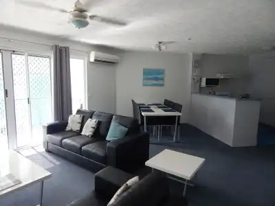 Tranquil Shores Holiday Apartments - 11