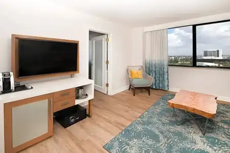Renaissance Newport Beach - 117