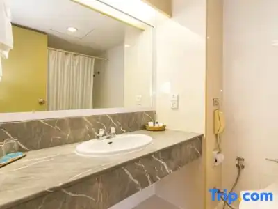City Beach Resort - 44