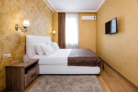Dat Exx Apartments - 210